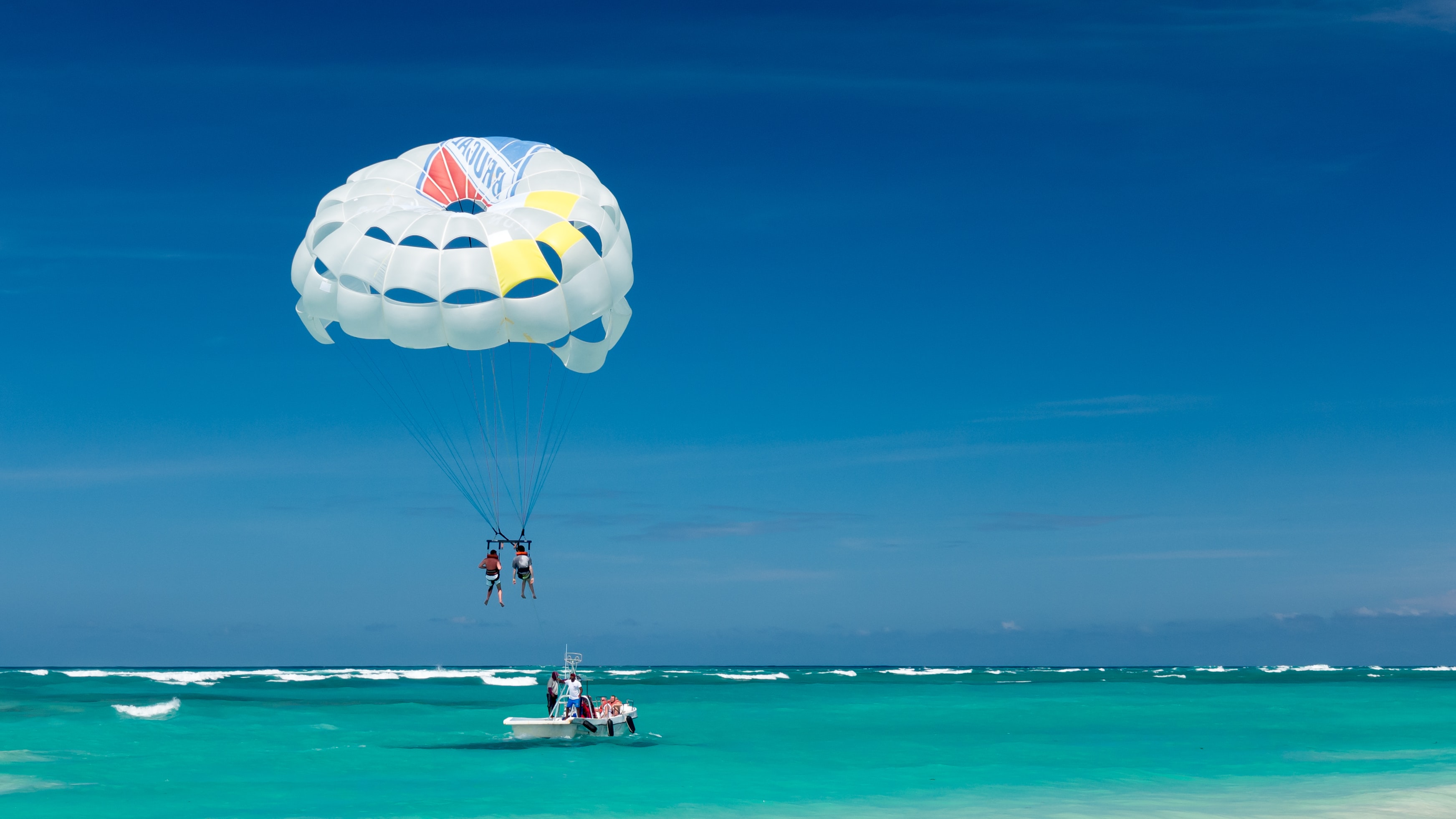 Parasailing at Carbyn Cove 