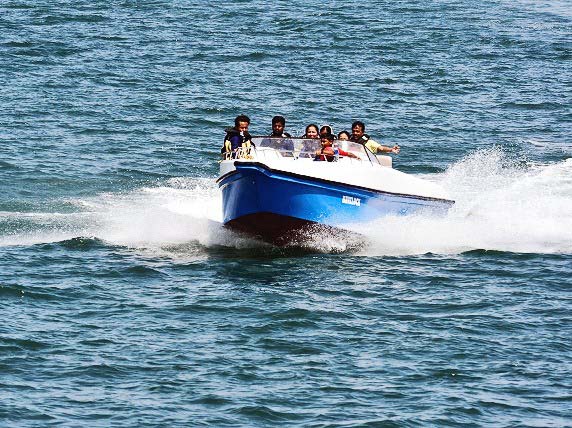 Speed Boat Ride At Carbyn Cove Beach